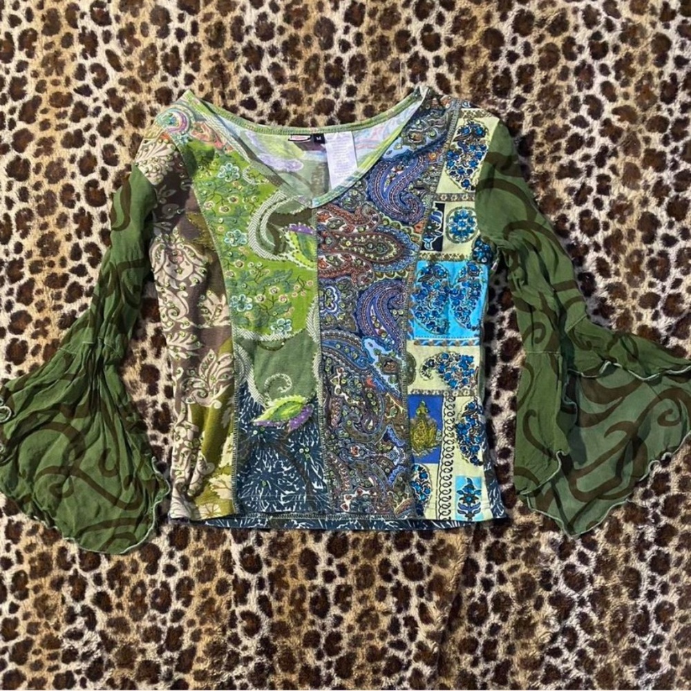 ❌SOLD❌Super Cool 90s/Y2k Retro Vintage Flare Sleeve Top